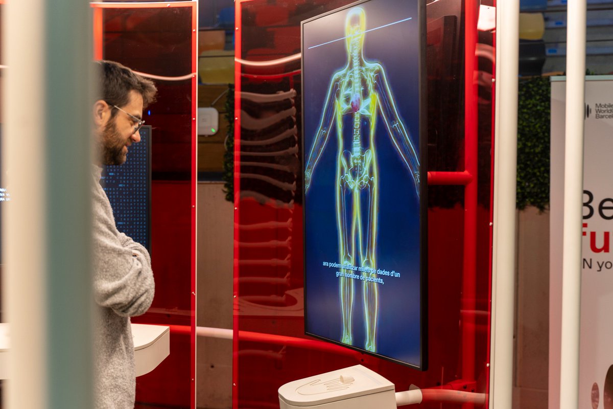MWCapital's tweet photo. Avui, Tarragona s'ha transformat amb #BeFuture! 🌐 @MWCapital ha portat les últimes innovacions tecnològiques presentades al #MWC2024 a Connect@: Inn-tech 2024.

Els assistents han pogut:
🔹 Crear el seu bessó digital amb @BSC_CNS i @ELEM_Biotech
🔹 Gestionar l’energia ecoeficient amb @Wallbox_ES
🔹 Viatjar per la Catalunya industrial amb unes ulleres de VR

🤝 Amb el suport del @govern (@tic) i la col·laboració de @Dipta_cat.