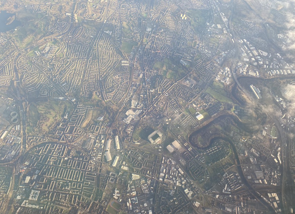 23MatthewC's tweet image. Caught this en route to Zagreb ✈️ 
Celtic Park from the clouds above 🍀