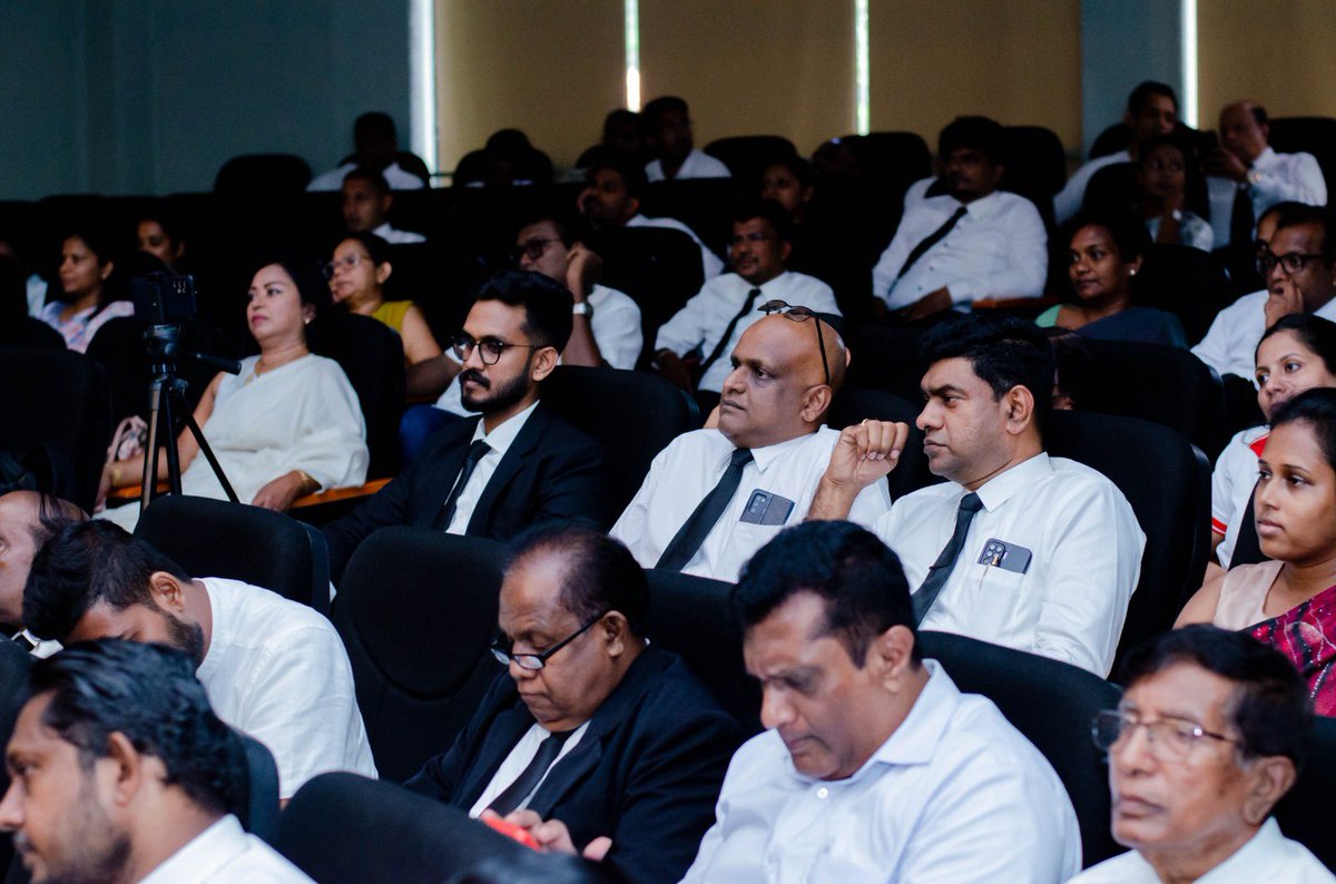 rasikajy's tweet photo. I was glad to be part of “කොළඹ අහස", an event to mark the 23rd death anniversary of Ranbanda Seneviratne, the respected senior lawyer, lyricist &amp; poet. Many thanks to Colombo Law Society for organizing this evening of poignant discussions, lovely music &amp; memories of his legacy.. https://t.co/h9BUHGhYdZ