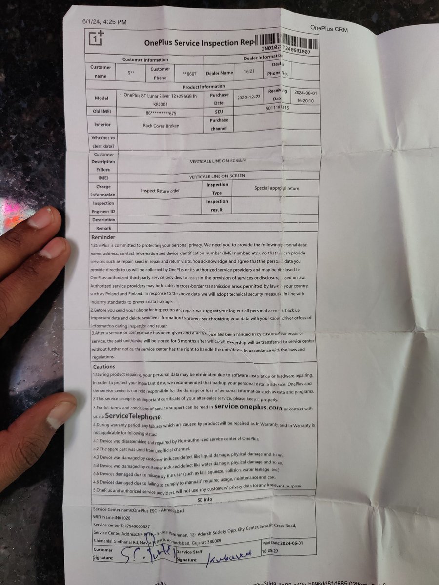 arpit4520's tweet photo. @OnePlus_IN
@oneplus
@OnePlus_Support
@onepluscareIN

Requesting to  take quick action as I submitted my phone one plus 8t at Ahmedabad service center on 01/06/2024 for vertical line on screen. On inspection they agreed to give me a voucher but I didn't receive it till now. https://t.co/22rlfYcrRh