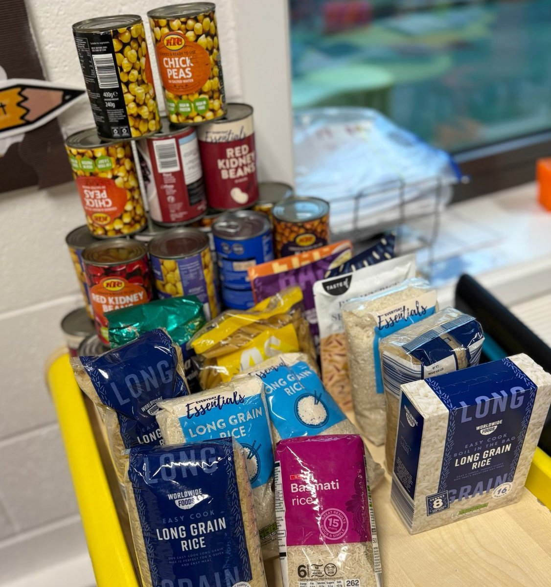 olive_bburn's tweet image. This week each class are building food mountains with their donations for our #Givetolive #Livetogive campaign. We can't wait to make our deliveries next week. 
#WinterGiftProgramme
 #ThankYou #FoodPoverty #WeAreStar #Service #Teamwork #Ambition #Respect