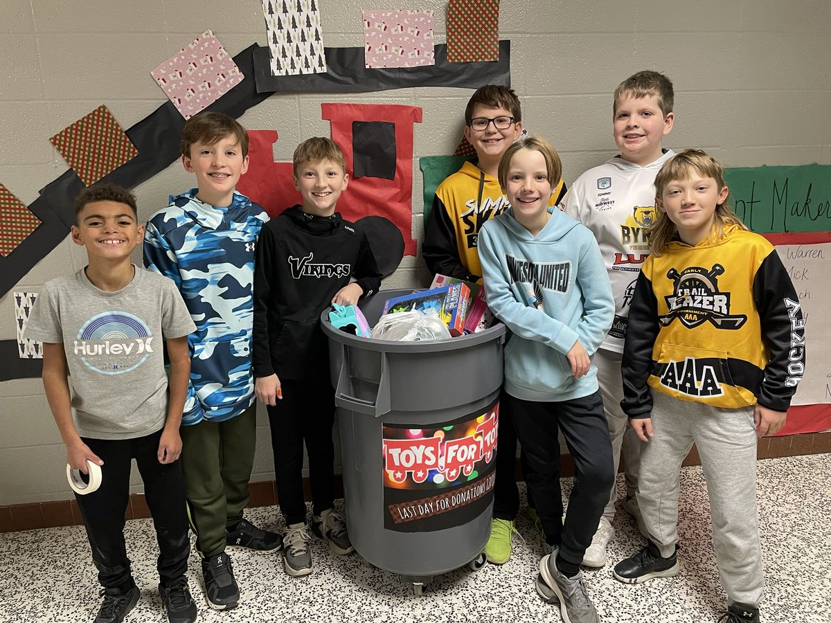 DonlinSTEM's tweet image. The @ByronMSBears 6th graders are rocking their hallway designs and Toys For Tots fundraiser! Thank you to everyone who has donated so far! One week to go!!