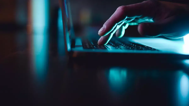 JohnTCook2's tweet photo. Companies are reaching a point at which additional #ITspend canโt deliver incremental value due to the complexity of the IT environment, ISG's Alex Bakker tells @CIOdive. In 2025, they will consolidate IT service procurement with their largest vendors. https://t.co/JnR2P2BS7m https://t.co/s3UfmoHeua