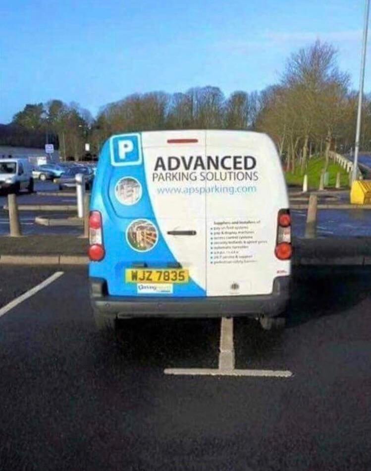 TheOldManClub's tweet photo. Nice parking job there Mr. Advanced Parking Solutions. https://t.co/BUEj1B7ZE7
