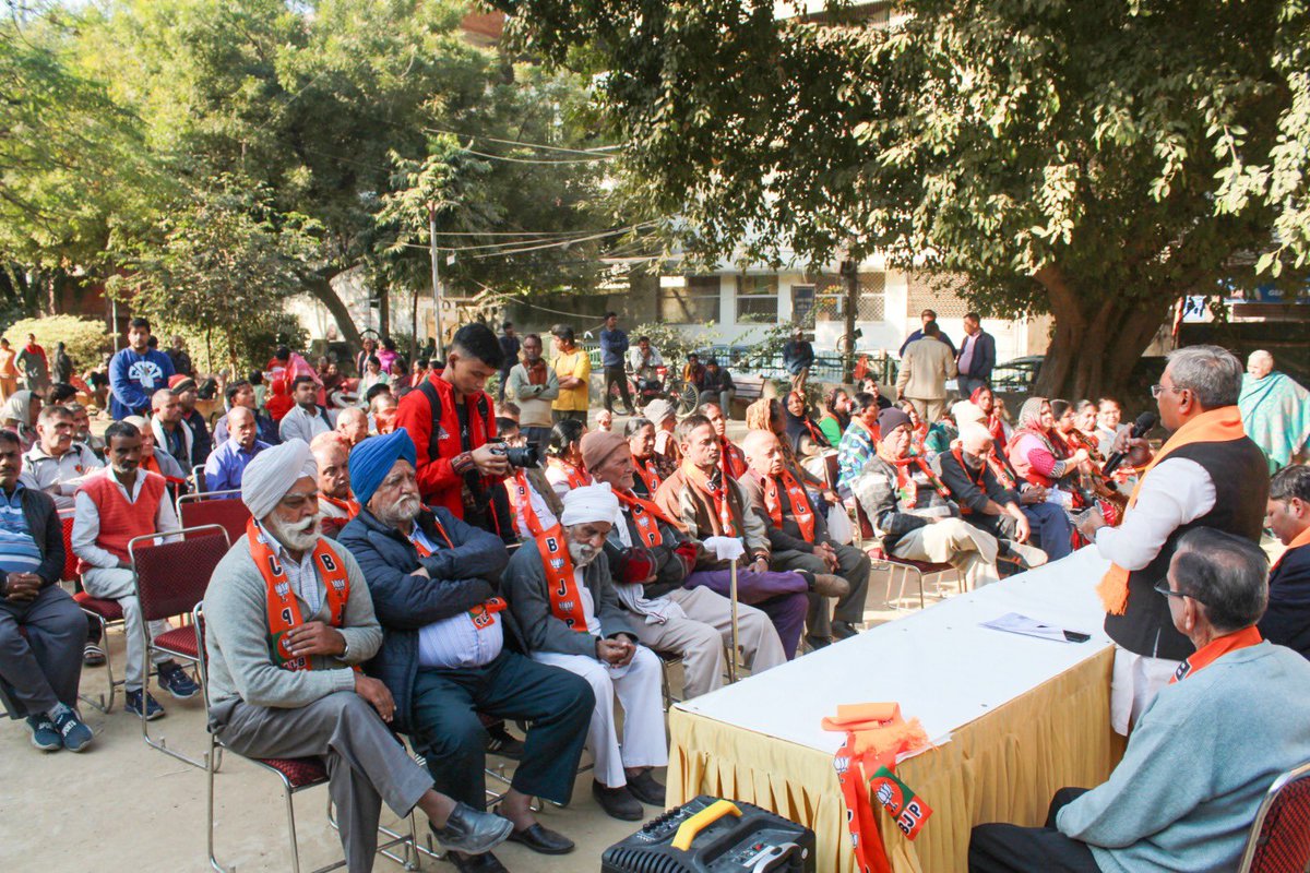 upadhyaysbjp's tweet photo. As part of Shakri Kendra Jansamvad, I addressed the Nukkad Sabha at Krishna Nagar (Booth no 21, 22, 23, 24, 25).
The #BoothJansamvad will empower and enrich the voters with information, exchange of ideas and create platform for open dialogue with The People on various issues.
अब नहीं सहेंगे, बदल के रहेंगे!
#BJP4Delhi
#आ_रही_है_भाजपा
#MeraBoothSabseMajboot