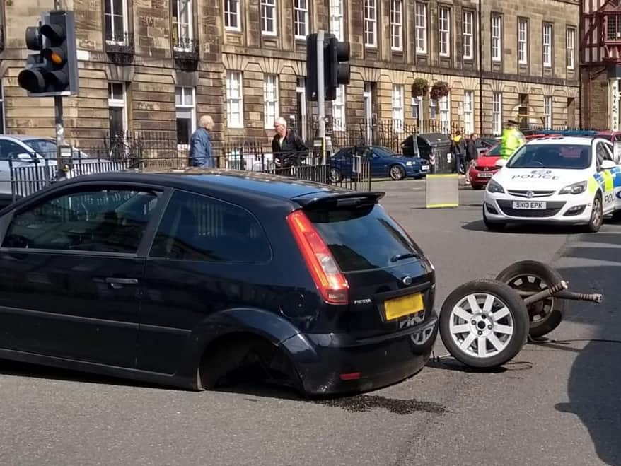 monkey_hut's tweet photo. Why is this a  thing with mk6 Fiesta's. I witnessed it happening for myself yesterday,  a Zetec S was just pootling through a city centre at less than 10mph  when the axle just snapped.  
#ford #fiesta #fiestamk6 #st150 #zetecs #ohshitwheresmyrearwheelsgone https://t.co/1f6bZBxs9K