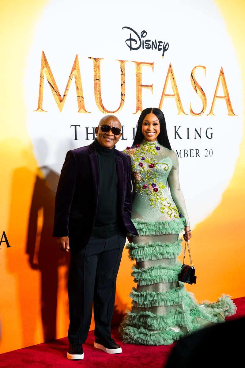 therealLEBO_M's tweet image. Thank you Los Angeles, MUFASA has landed. London we are here! 🇬🇧 

#30YearsAKing #LeboMLive #CapeTown
#NGOMSO #SouthAfrica #SouthAfrican #music #premier #hollywood #losangeles @MinnieDlamini