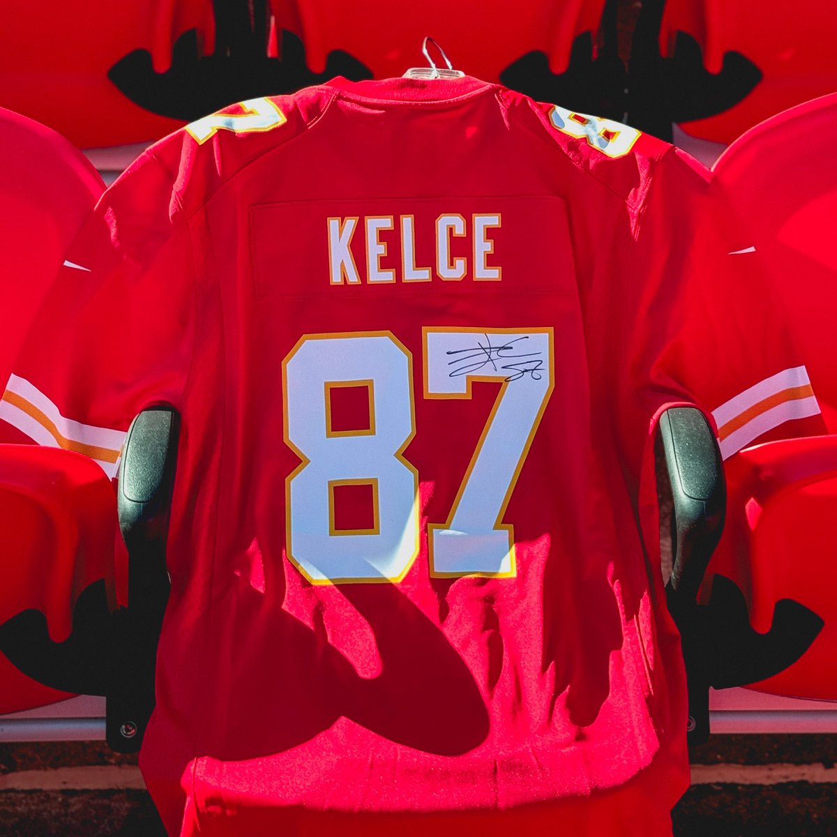T Kelce fans (@travis_kelce20) on Twitter photo ๐จ GIVEAWAY ALERT ๐จ
RT for a the chance to win this signed drop your likes and comments:
<a href="/tkelce/">Travis Kelce</a> jersey!
#WPMOY Challenge
+ <a href="/nationwide/">Nationwide</a>
I need 100k RT to give out 10 jerseyโs to 10 lucky winners for Christmas #xmas #Christmas. #ChiefsKingdom #chiefs ๐จ GIVEAWAY ALERT ๐จ
RT for a the chance to win this signed drop your likes and comments:
<a href="/tkelce/">Travis Kelce</a> jersey!
#WPMOY Challenge
+ <a href="/nationwide/">Nationwide</a>
I need 100k RT to give out 10 jerseyโs to 10 lucky winners for Christmas #xmas #Christmas. #ChiefsKingdom #chiefs