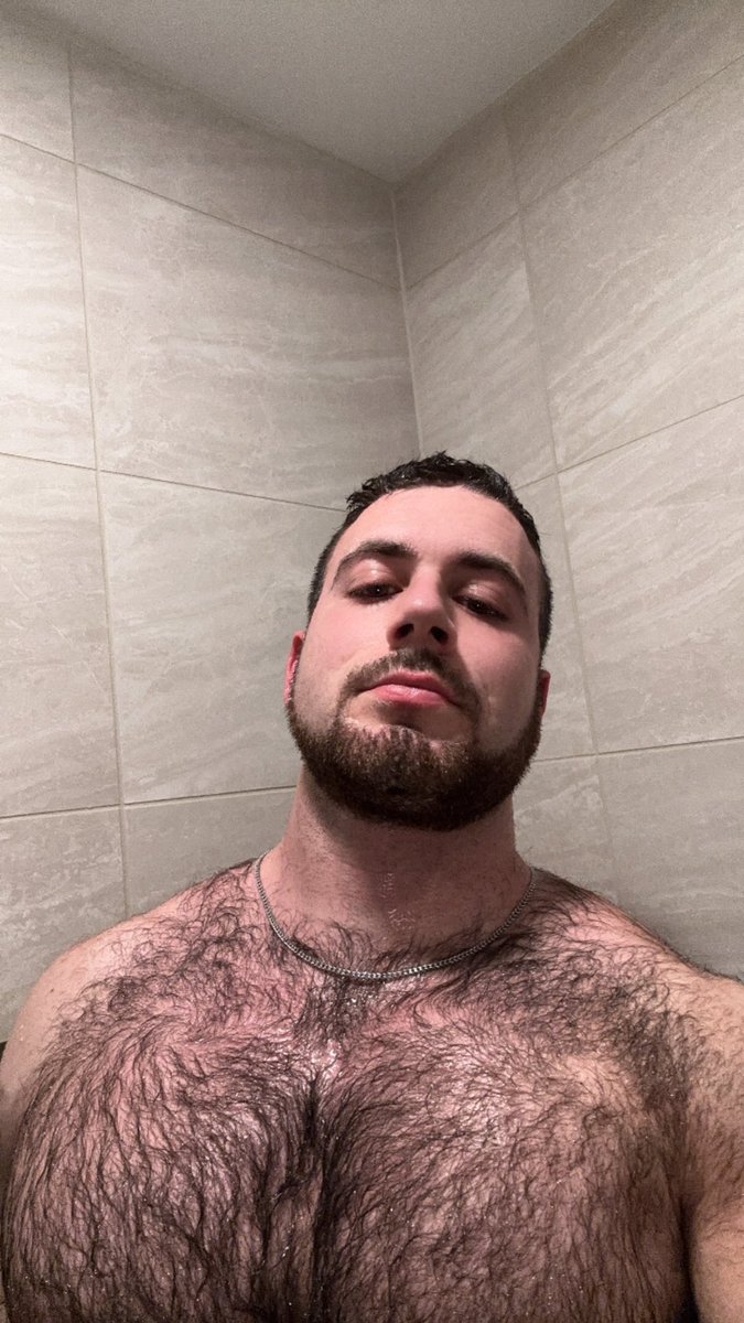 brookslockk's tweet photo. RT if you like me better hairy https://t.co/hF19LuWmMz