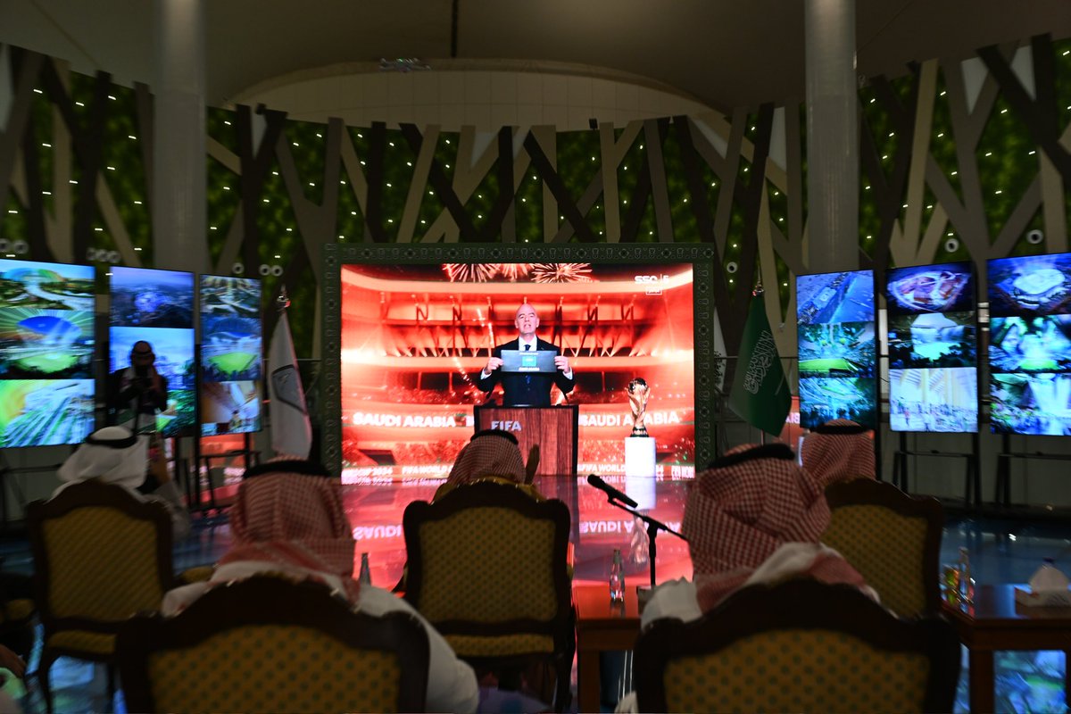 IMSIU_edu_sa's tweet photo. #جامعة_الإمام تحتفي بالتاريخ 
#كأس_العالم_FIFA™️ 2034.
#السعودية34  | 
#أهلاً_بالعالم
#معًا_ننمو https://t.co/p4i5Io9Yud