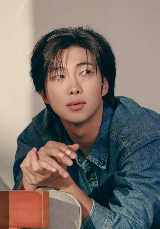 AboutMusicYT's tweet photo. RM of BTS will be discharged from military in 6 months. https://t.co/0pBkBIsKKo