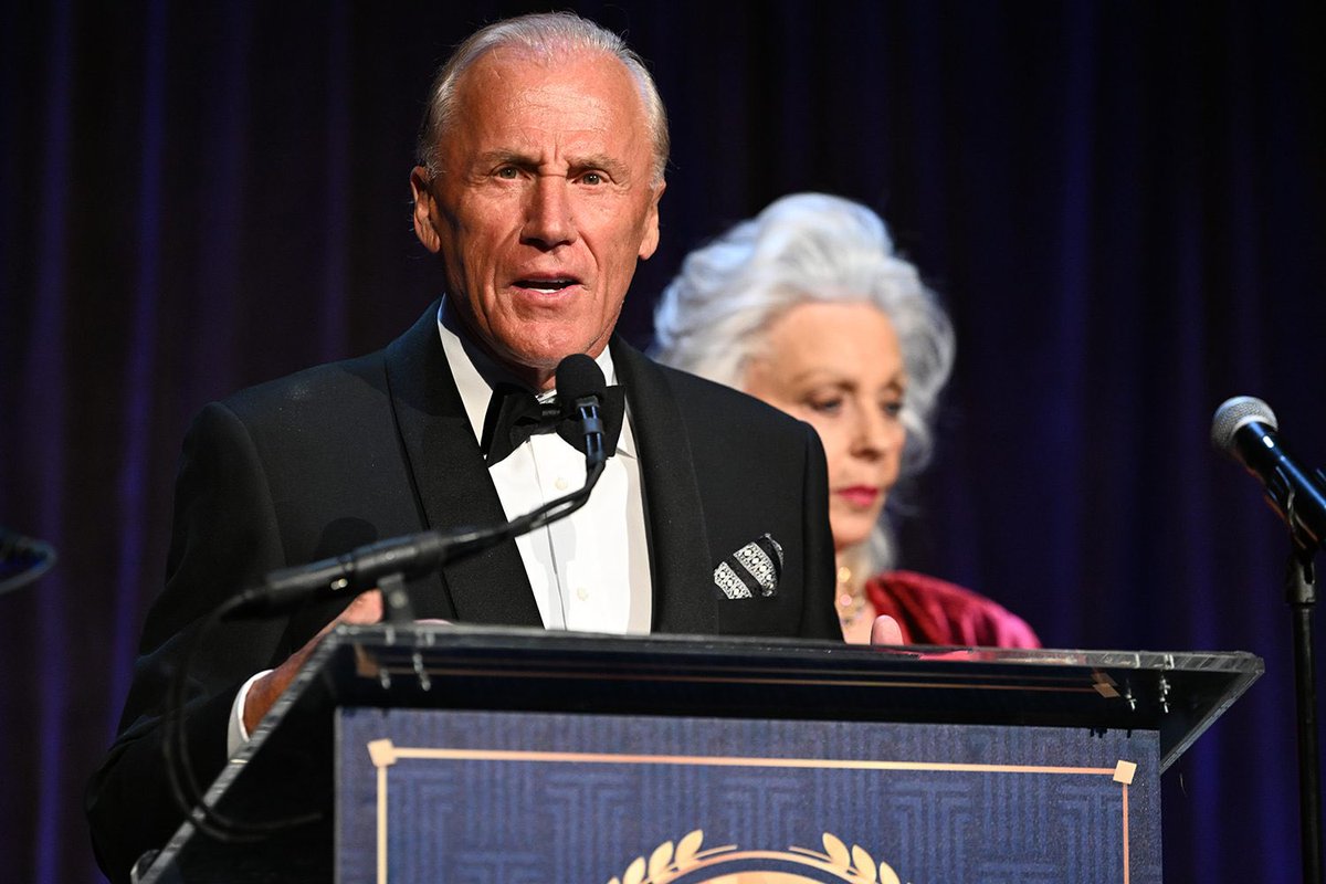 The Hellenic Initiative tweet media