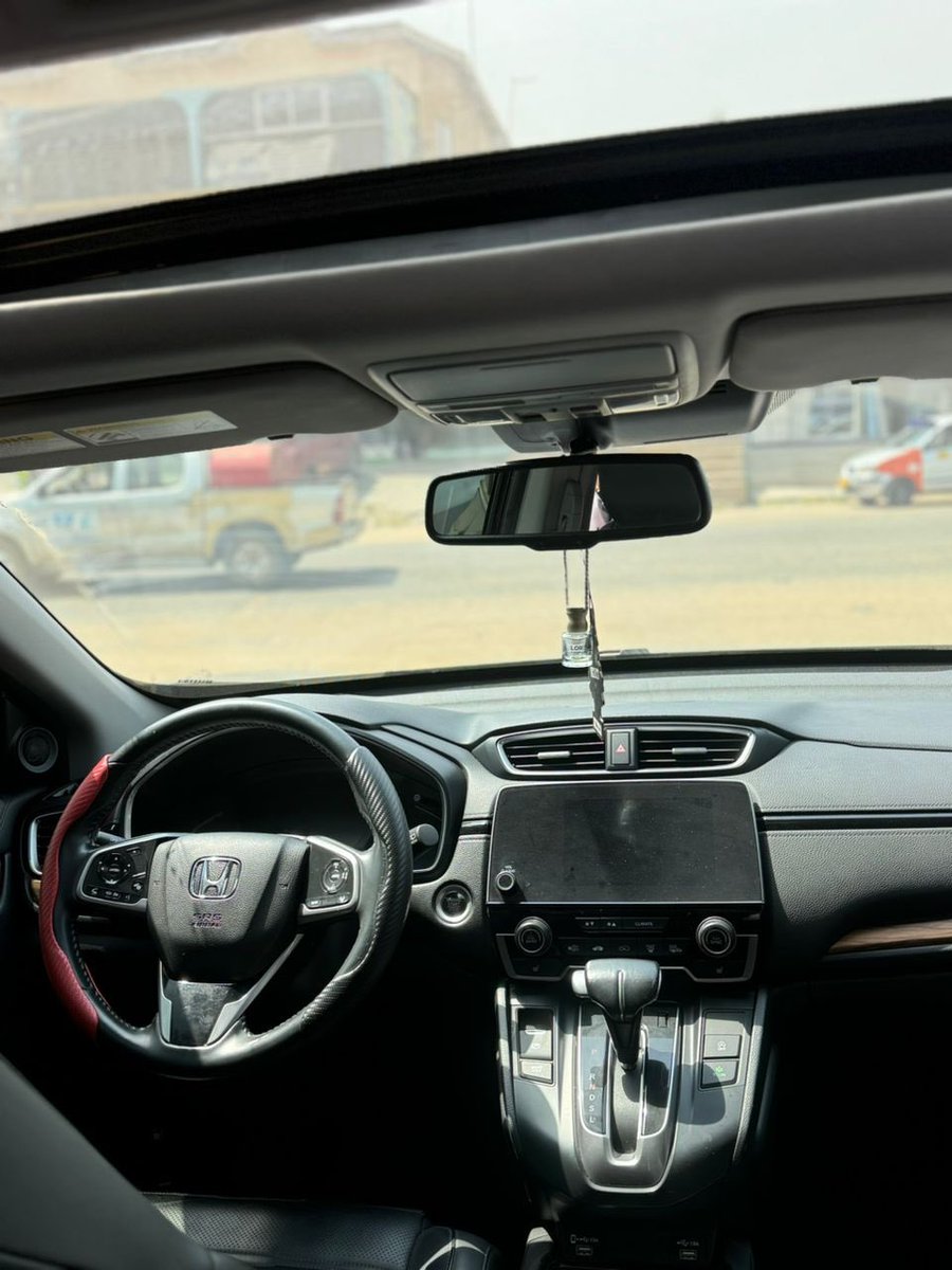 kyei_7's tweet photo. 2020 Honda CR-V Sports
Solid Engine (1.5L Capacity )
Fully Loaded 
Sunroof 
Push To Start
Cleared This Year
🇬🇭460,000

Contact: 0559907194 https://t.co/N8N2NnWv80