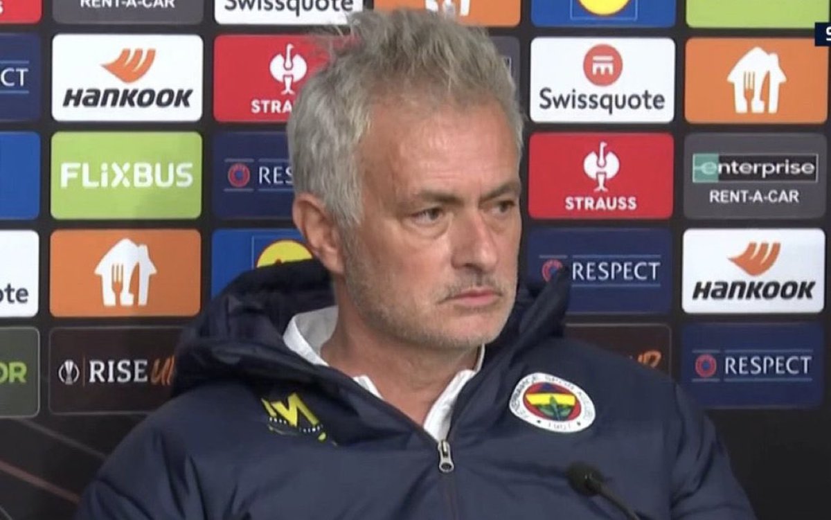 Maç sonu Fenerbahçe Teknik sgdjfğwqpçdfeyd Jose Mourinho açıklaması.
ATH.Bilbao ile 10 sefer maça çıksak 10 seferde bizi yener Beşiktaş
Gibi yapmazdı 😁😁
#FBvATH #Yinetimİstifa #AliKocİstifa #AcunIlıcalı