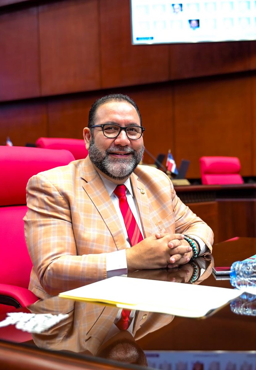 SenadoRD's tweet photo. El senador @RogelioGenao destacó la presión que actualmente tiene el sistema sanitario de República Dominicana por la gran cantidad de parturientas haitianas, lo que representa una carga para el Estado dominicano, y un deterioro del servicio de salud en los hospitales. https://t.co/YJCCPM2N3l