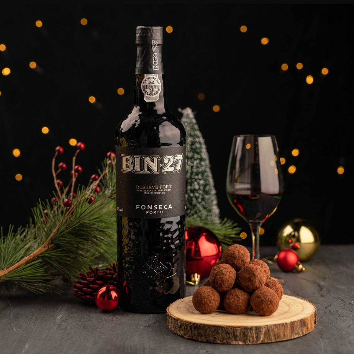 Christmas Eve calls for perfect combinations. And nothing pairs better than the iconic Fonseca Bin 27 with chocolate truffles.

Try this unique harmony between Port wine and chocolate to surprise your guests!

-

#fonsecabin27 #bin27 #fonsecaport #portwine #christmas