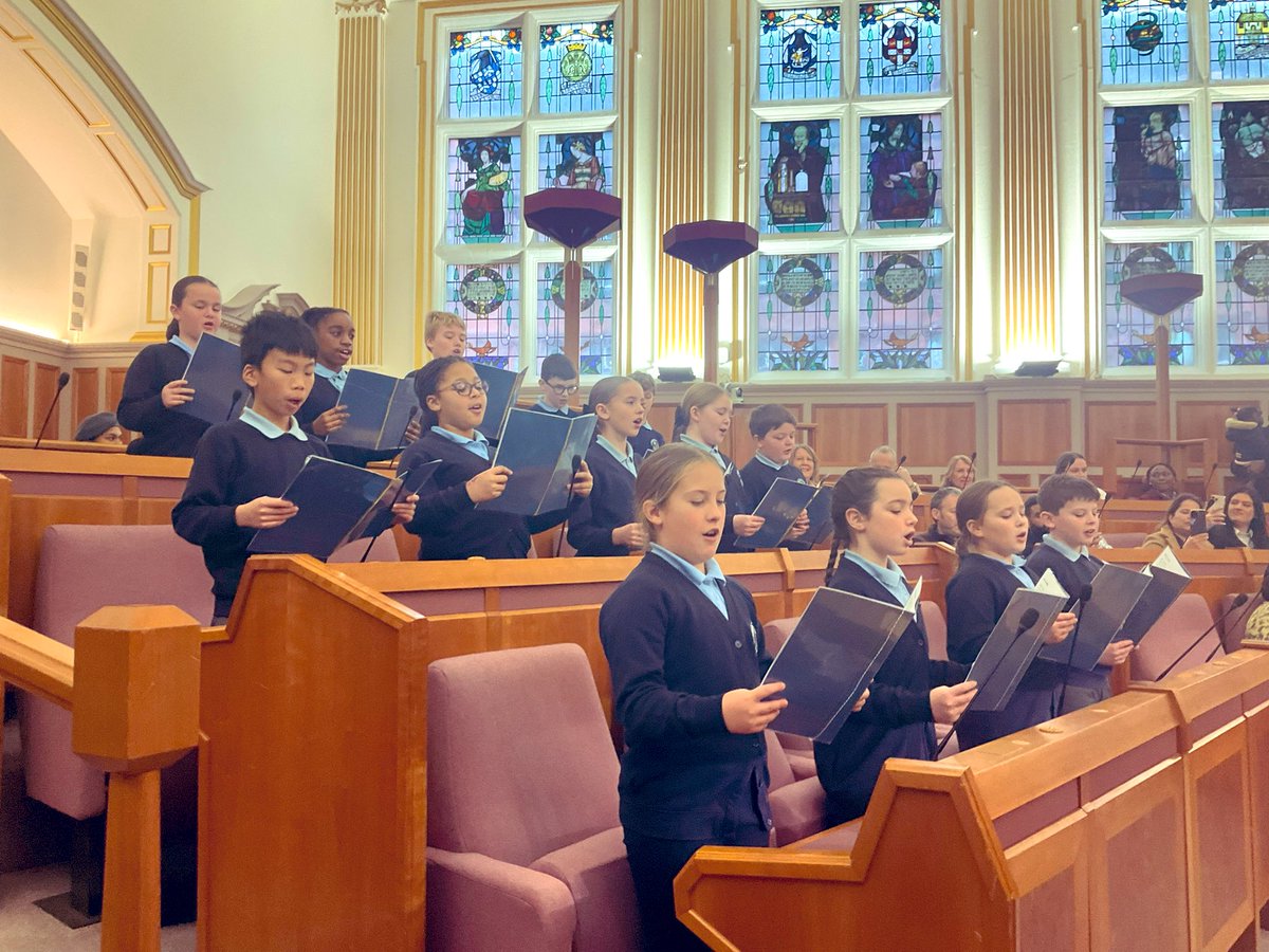 St_Wilfrids_CE's tweet photo. Our Year 6 singers had the incredible honour of performing at Wigan Citizenship Ceremony, hosted by the Mayor of Wigan at Wigan Town Hall. This event celebrates individuals receiving British citizenship, welcoming them warmly into the community.  @WiganCouncil @LT_Trust https://t.co/eJRVWEdzYr
