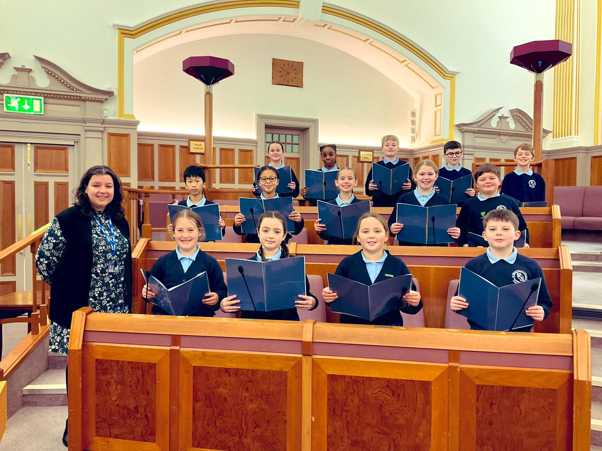 St_Wilfrids_CE's tweet photo. Our Year 6 singers had the incredible honour of performing at Wigan Citizenship Ceremony, hosted by the Mayor of Wigan at Wigan Town Hall. This event celebrates individuals receiving British citizenship, welcoming them warmly into the community.  @WiganCouncil @LT_Trust https://t.co/eJRVWEdzYr