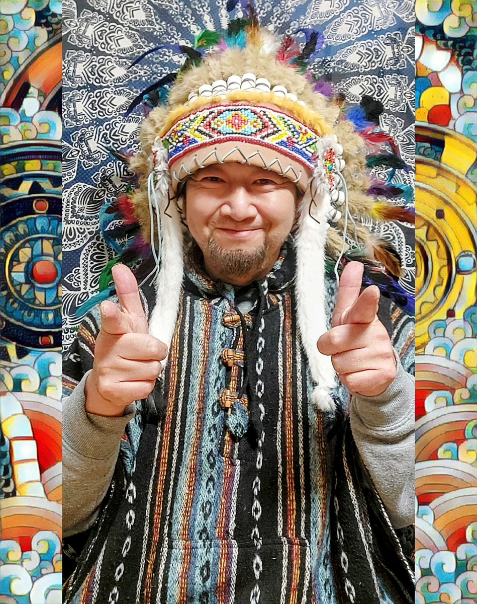 0ushi0ushi0's tweet photo. 2つ目の #ウォーボンネット がほぼ完成😁
少しだけ修正するけど😊
ビーズの裁縫や羽根の雰囲気も結構いい感じだと思うんだけど、どう？
やっぱビーズが一番大変だった💦
1個目のと2個目の、あなたならどっちが好き？
#エスニック #チャイハネ #nativeamerican #warbonnet #ハンドメイド #自作 #手作り https://t.co/fjFMZJlHFh