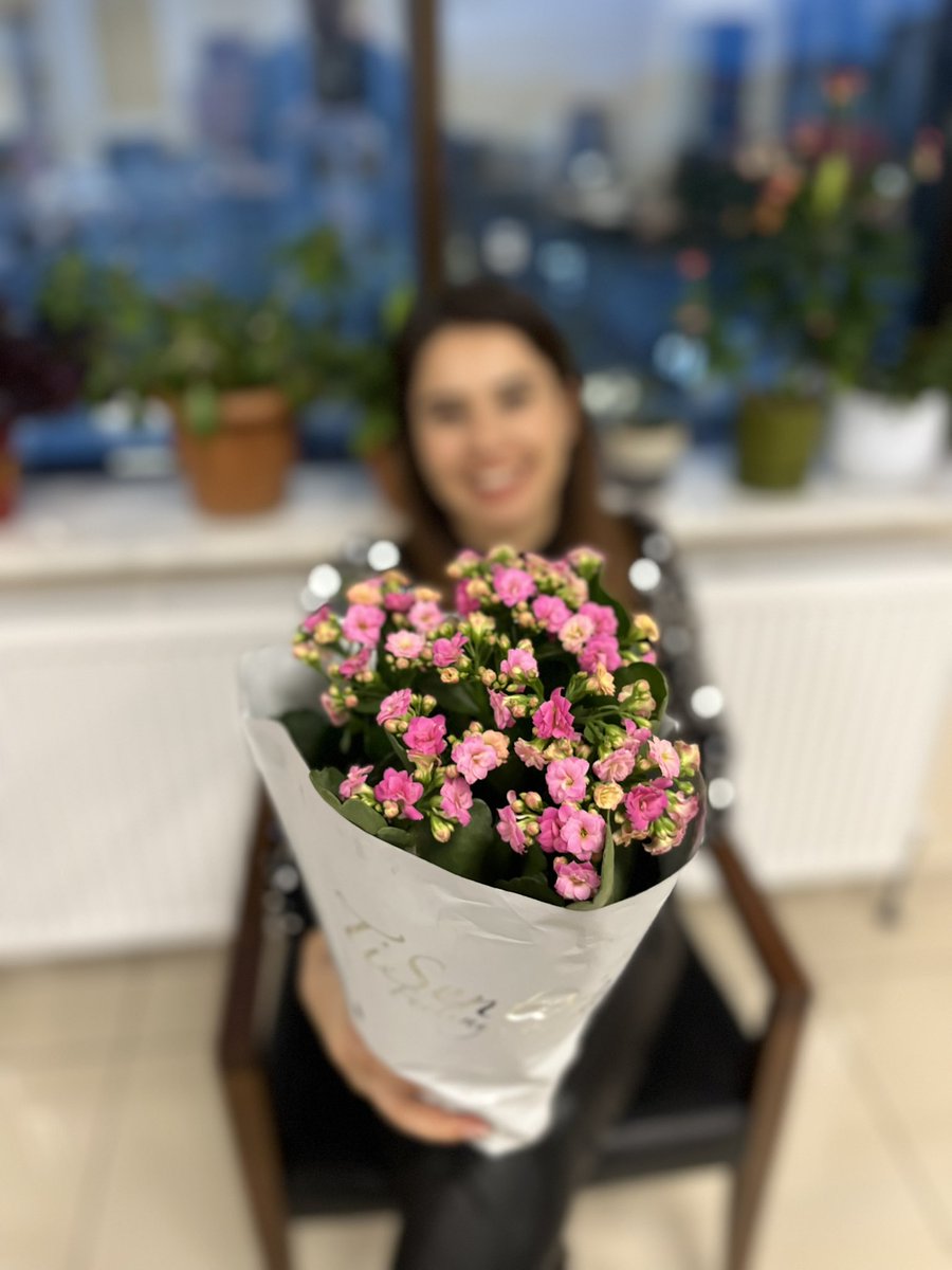 Çiçekte benim 
Çiçekli günlerde🌷

#gramaltın #FenerinMaçıVar #istifa #taraftar #gitme