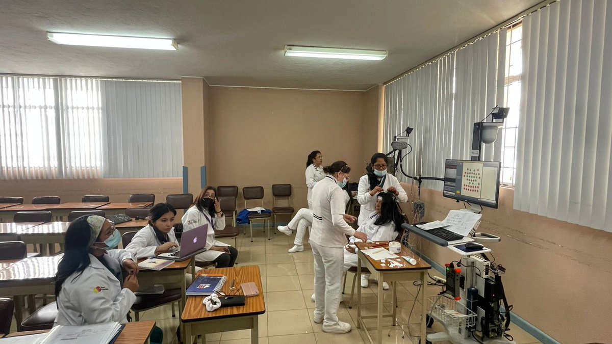 FIEDSprograma's tweet image. El @HVCMOficial
fortalece su servicio de Neurología con dos video electroencefalógrafos, donados por el @FIEDSprograma
 con el apoyo técnico de la 
@AicsBogota
Un avance clave para mejorar la precisión en los diagnósticos neurológicos.