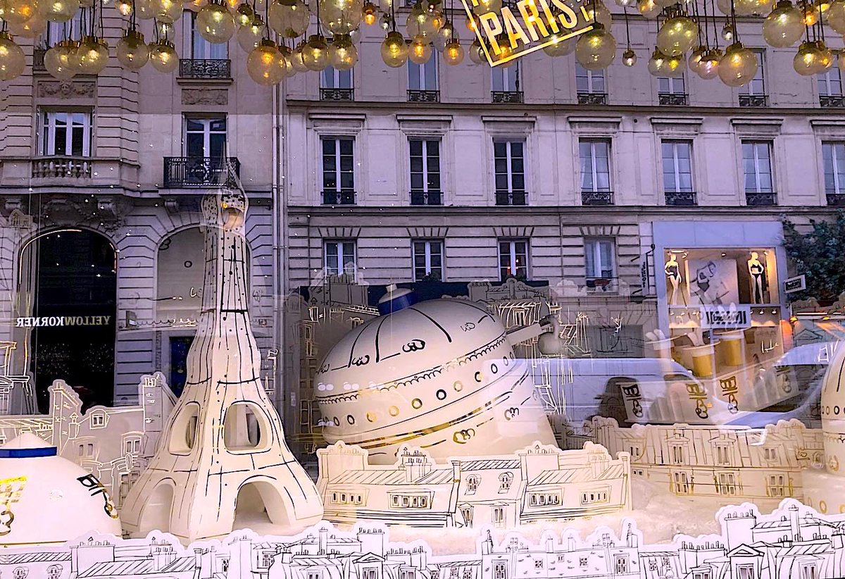 focusonparis's tweet photo. Window Wednesday: holiday #windowdisplays are taking over #Paris department stores, many with moving parts. #shopping #holidays #christmas #eiffeltower https://t.co/p8lUL7CKaw