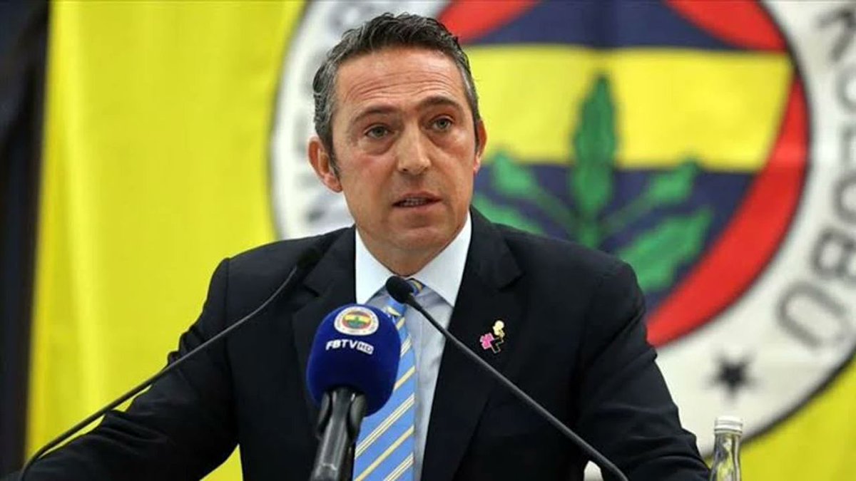 onedio's tweet photo. Fenerbahçe Başkanı Ali Koç, protokol tribününü terk etti. https://t.co/mtp74uGJW7