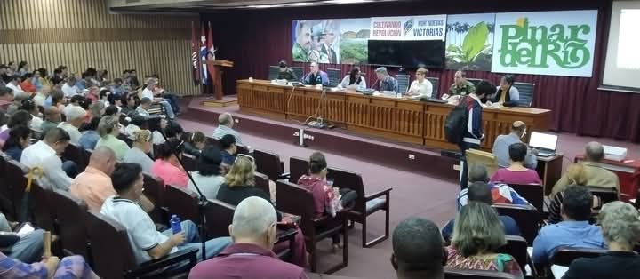 Se realiza en #PinardelRío,  taller de buenas prácticas acerca de la generación de contenidos en las  redes digitales con la presencia del CCPCC. 
#ConLaFuerzaDeLaUnidad , ganaremos esta gran batalla .
#PinarXNuevasVictorias