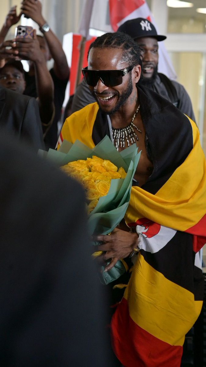 Mr.Brawn Breezy (@mrbrawnbreezy) on Twitter photo Cricket Oval Lugogo will ask for warreeeerrrr now that Dexta Daps is in Uganda <a href="/talentafrica/">Talent Africa Group</a> #UgWaragiNoiseNation Cricket Oval Lugogo will ask for warreeeerrrr now that Dexta Daps is in Uganda <a href="/talentafrica/">Talent Africa Group</a> #UgWaragiNoiseNation