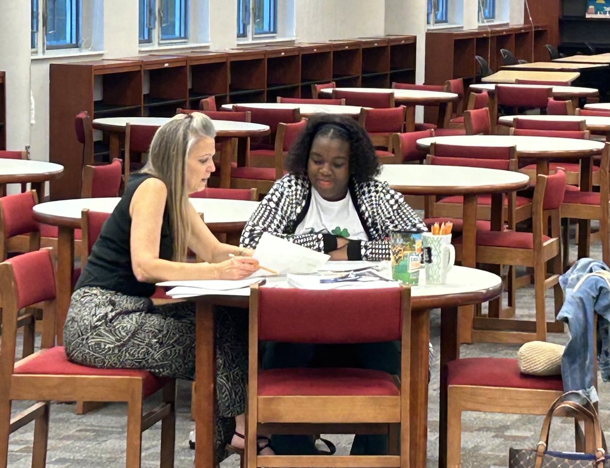 EdMathews's tweet photo. Unlock your potential in high school with the power of reading! ๐ Choosing books you love can boost your grades, expand your mind, and make learning fun. Dive into a new world, sharpen your skills, and set yourself up for success. #ReadForSuccess #HighSchoolReading https://t.co/OQR8JzX4iL