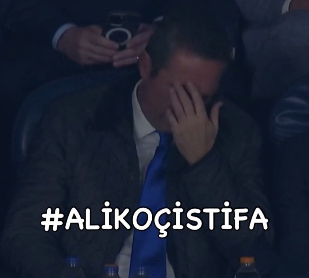 Bu postun altına herkes #AliKocİstifa yazsın.Susma Fenerli ! Yaz , yazdır , Rt'le