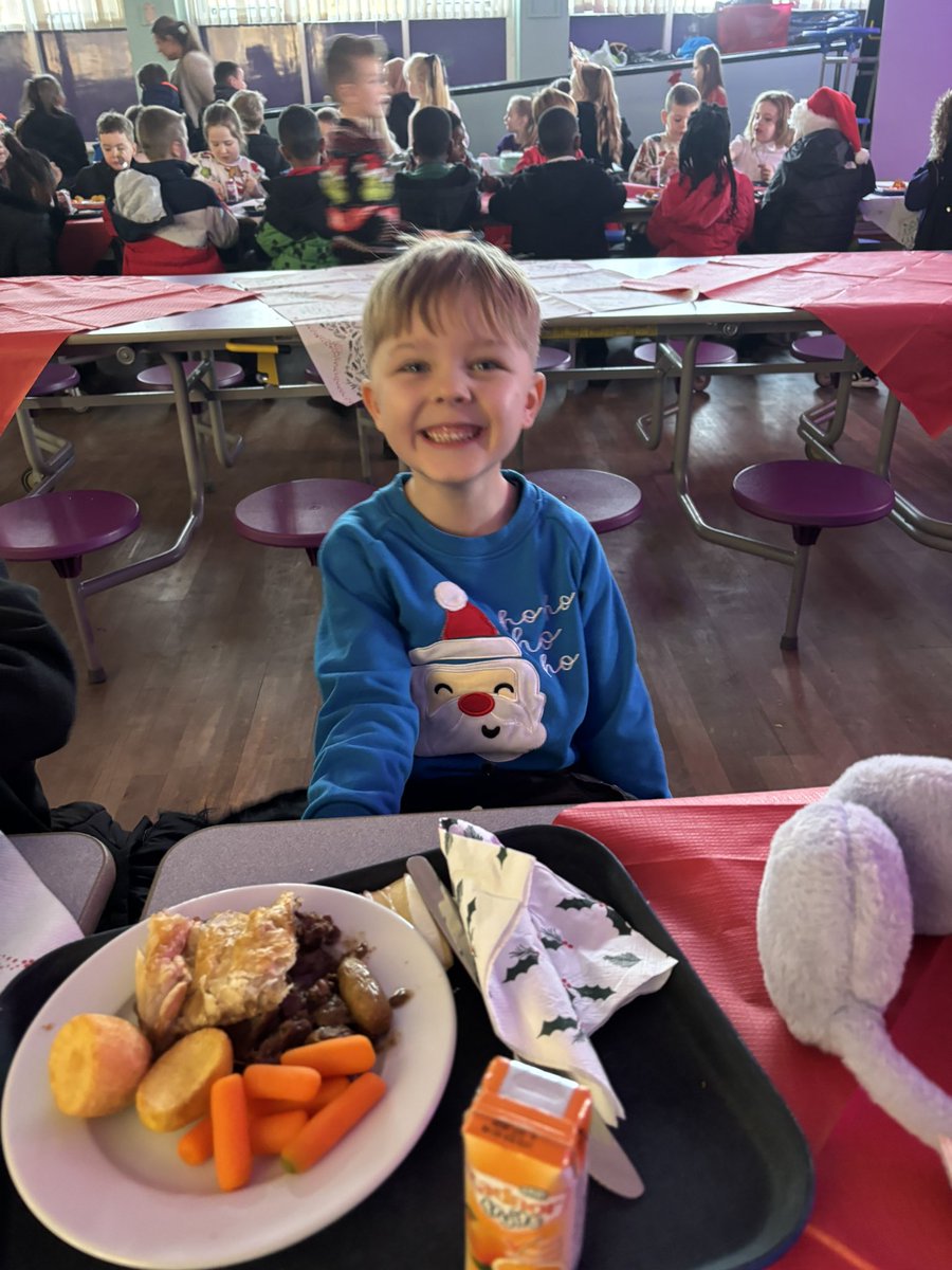 💜 🌲 Christmas Lunch 🌲 💜

Steak pie, turkey and big smiles all round at our Christmas lunch 🤗

🦃 🎅🏼 🎄 💜

(2/4)
