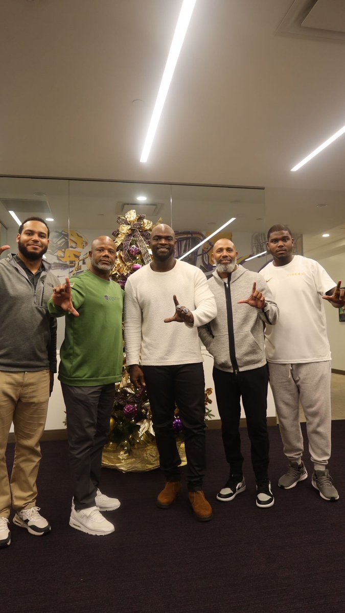 Anthony Johnson tweet media