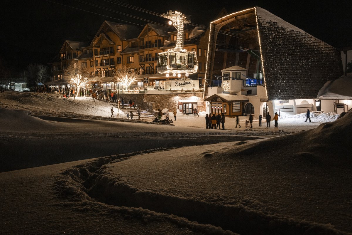 jaypeakresort's tweet image. Cool or wet temperatures don’t dampen warm spirits. The second weekend of our Annual WinterShine event happens again this Saturday, December 14th.

FREE Fireworks, S'mores, and Live Holiday Music Each Saturday in December.

More Info and Lodging Packages: jaypeakresort.com/wintershine