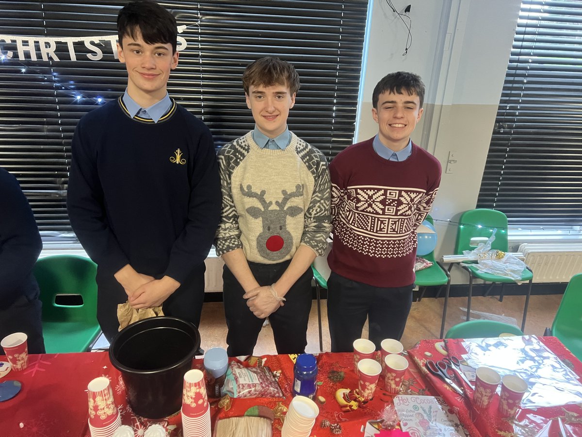 TYMoylePark's tweet photo. A great day of selling for our @MoylePark TY Enterprise classes! Students showcased a beautiful range of handmade items, including candles, soaps, and festive Christmas decorations. Well done to everyone for their hard work and creativity. #Enterprise #CraftsFair #TransitionYear https://t.co/MsfanPsfVe