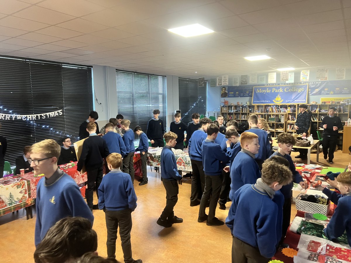 TYMoylePark's tweet photo. A great day of selling for our @MoylePark TY Enterprise classes! Students showcased a beautiful range of handmade items, including candles, soaps, and festive Christmas decorations. Well done to everyone for their hard work and creativity. #Enterprise #CraftsFair #TransitionYear https://t.co/MsfanPsfVe