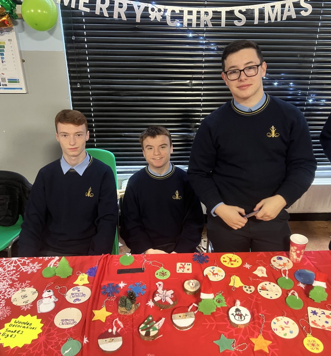 TYMoylePark's tweet photo. A great day of selling for our @MoylePark TY Enterprise classes! Students showcased a beautiful range of handmade items, including candles, soaps, and festive Christmas decorations. Well done to everyone for their hard work and creativity. #Enterprise #CraftsFair #TransitionYear https://t.co/MsfanPsfVe