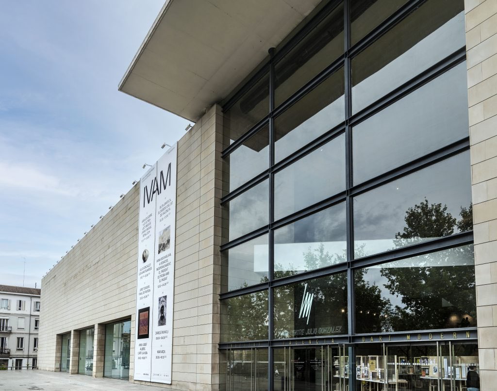 Música en directo, conversaciones artísticas y un abrazo a la cultura valenciana.

Os esperamos mañana a las 21:00 en el <a href="/gva_IVAM/">GVA IVAM</a> con entrada libre hasta completar aforo.

❤️ <a href="/radio3_rne/">Radio 3</a> rtve.es/radio/20241205…