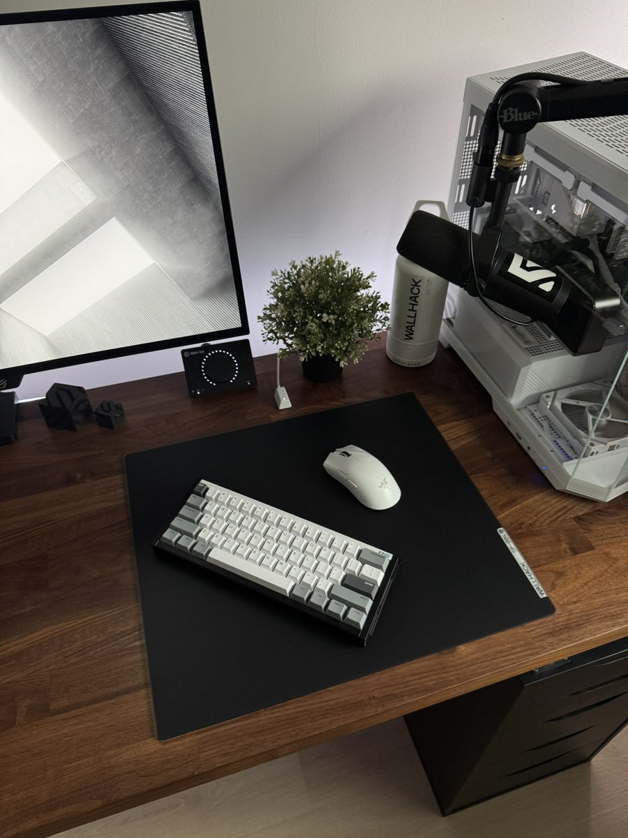 is this end game setup

@WALLHACKHQ SP-004
@IQUNIX EZ60 
VIPER V3 PRO