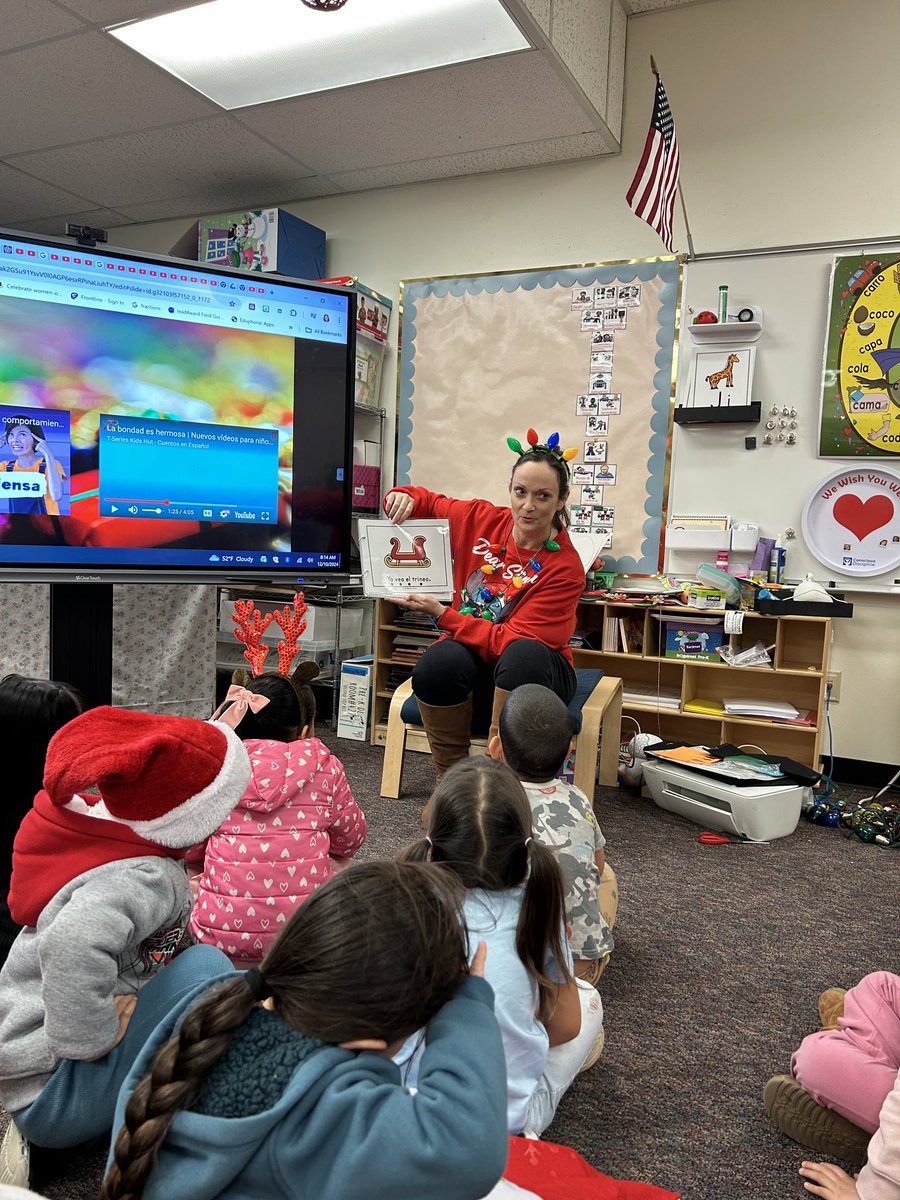 jsvp23_julia's tweet image. Anderson Mill Pre- k is getting spoiled with Surprise guests this week. Ms. Green and Mr. Luster the Grinch. Pre-k ❤️’s you. @RoundRockISD @RRISDPK @AndersonMillEl