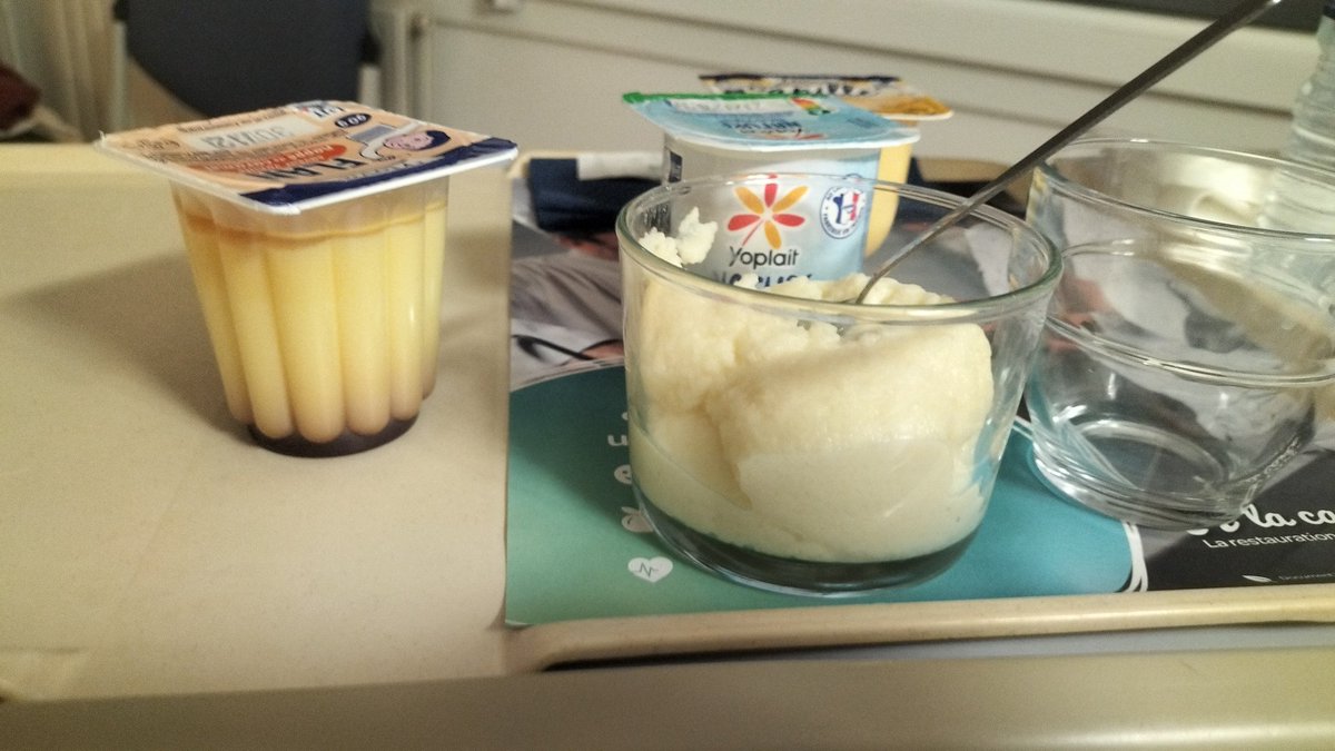 AguilaOm's tweet photo. Mon repas lol #hopital #thyroide https://t.co/rZqfLovJyq