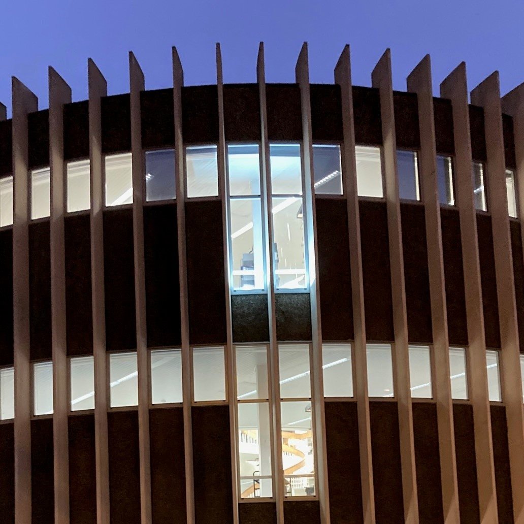 CamdenCouncil's tweet photo. Tonight we've lit up some of our Camden libraries in a symbol of solidarity and hope to mark the re-opening of Spellow Library and Community Hub in Liverpool, which was sadly torched during the summer’s violent disorder.

#SharetheLight #Spellow #Libraries 💡📚❤️ https://t.co/Ot16jEWApB