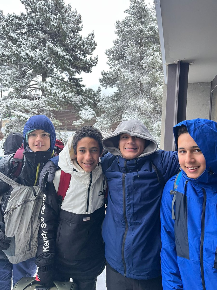 InstitutSants's tweet photo. Primer dia a La Masella. Molta neu i diversió! #esquiada #3rESO https://t.co/7qTPHh5qNl