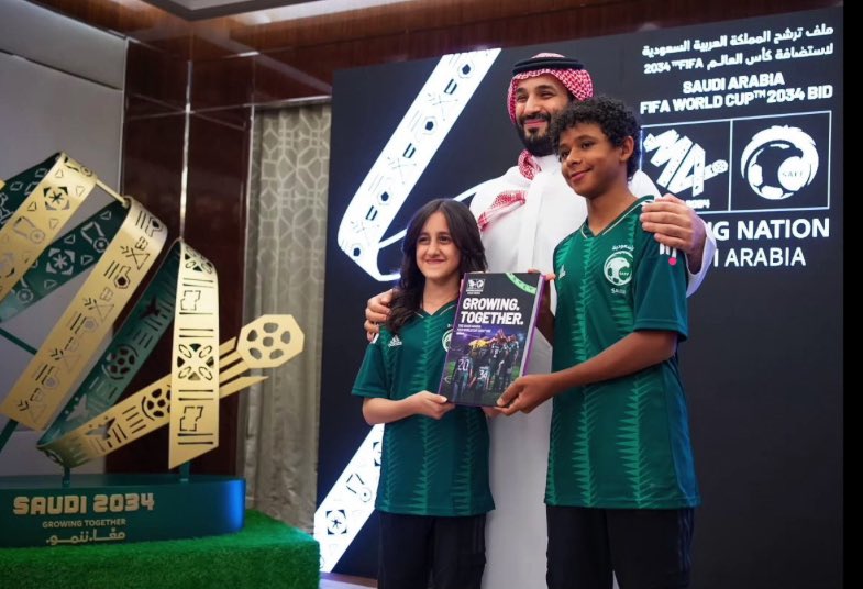 #كاس_العالم_2034
اهلاً بالعالم في المملكة العربية السعودية
التهنئة الصادقة لمقام مولاي خادم الحرمين الشريفين ولسمو سيدي ولي العهد الأمين وللشعب السعودي العظيم ولكل من شاركنا فرحتنا بهذا اليوم التاريخي 🇸🇦