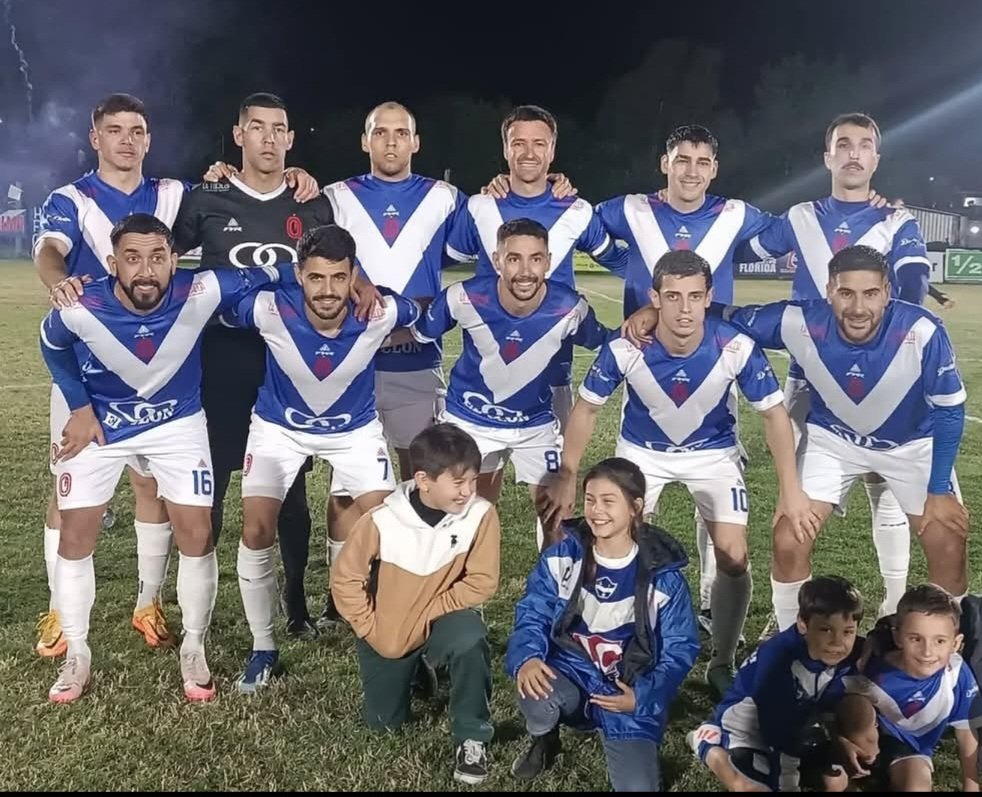 TercerRadio's tweet photo. Noche de definición!!!
Miércoles de fútbol ⚽️⚽️
por @fmflorida89_3 
@club_quilmes
Y @AtleticoFlorida definen el Clausura 
19y30hs la previa 
20y30hs relata @SSarla 
Comenta Eduardo Fernández junto a todo el equipo de la  📻 
Al 🌏 👇 
https://t.co/4mE1wCsWwp
Somos el fútbol!! https://t.co/hoFSJ74eRf