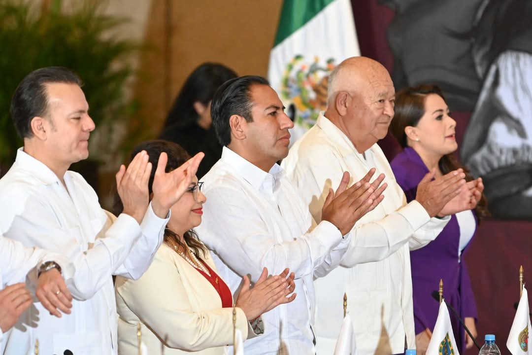 TenChiapas's tweet photo. El gobernador @ramirezlalo_ participa en la 50 Sesión Ordinaria del Consejo Nacional de Seguridad Pública, encabezada por nuestra presidente @Claudiashein en coordinación con gobernadores de la República. https://t.co/kP52eSvtnF
