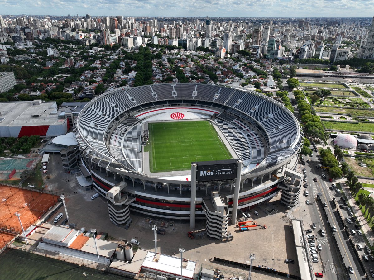 Es un motivo de gran orgullo para todos los argentinos ser sede del Mundial 2030 y contar con el estadio más grande de América para semejante acontecimiento.

Este logro, que enaltece a todo el país, es producto del esfuerzo de los 350.000 socios de River, que hicieron posible la
