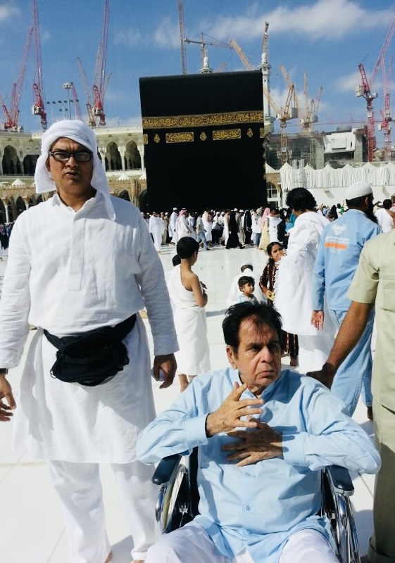 DilipKumarFC's tweet photo. آپ ہمارے درمیان نہیں ہیں لیکن آپ کا نور آج بھی ہماری رہنمائی کرتا ہے اور ہمیں حوصلہ دیتا ہے۔ آپ کی سالگرہ کے موقع پر ہم آپ کی شفقت، حکمت اور وقار کو یاد کرتے ہیں۔ ہر دن آپ کی بہت یاد آتی ہے، دلیپ صاحب۔ سالگرہ مبارک۔ #DilipKumar https://t.co/76cM6kftIH