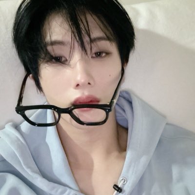 im8wood's tweet photo. # NewProfilePic , คิดถึงหล่อ ๆ นี่ป่ะ https://t.co/AYSnZLBCbe