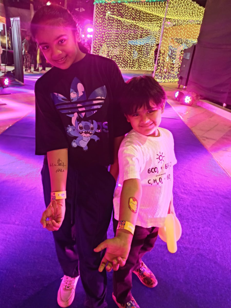 ankitpvora's tweet photo. @imVkohli hi sir ..its abt my niece pravi  ..she is becoming big fan of urs as she started playing cricket by herself .. n start loving cricket n you .. i m attaching tattoo she engrave in her hand .. plz spare sometime to meet her or plz encourage her..in anyways https://t.co/SCCg19aNI7